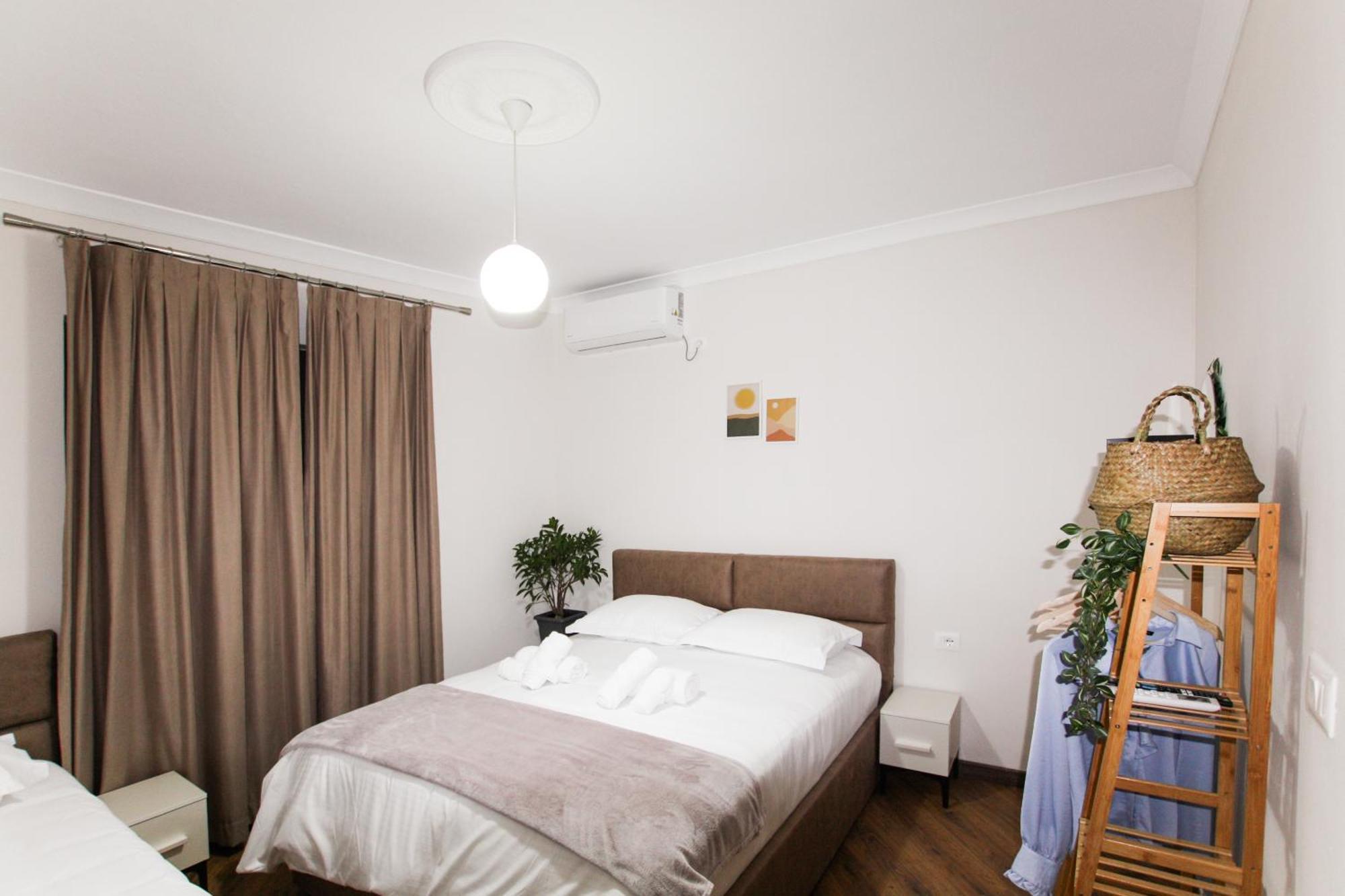 Reve De 3* Tirana