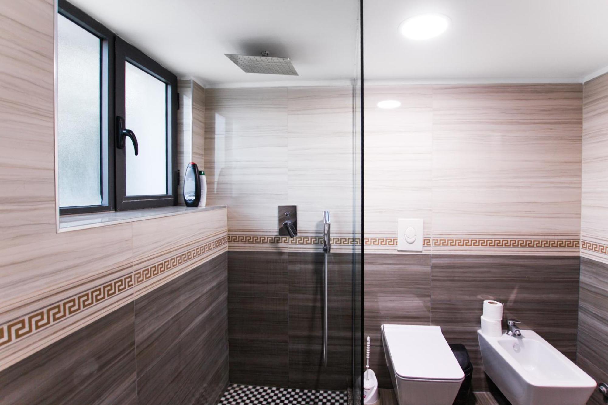 Reve De Hotel Tirana