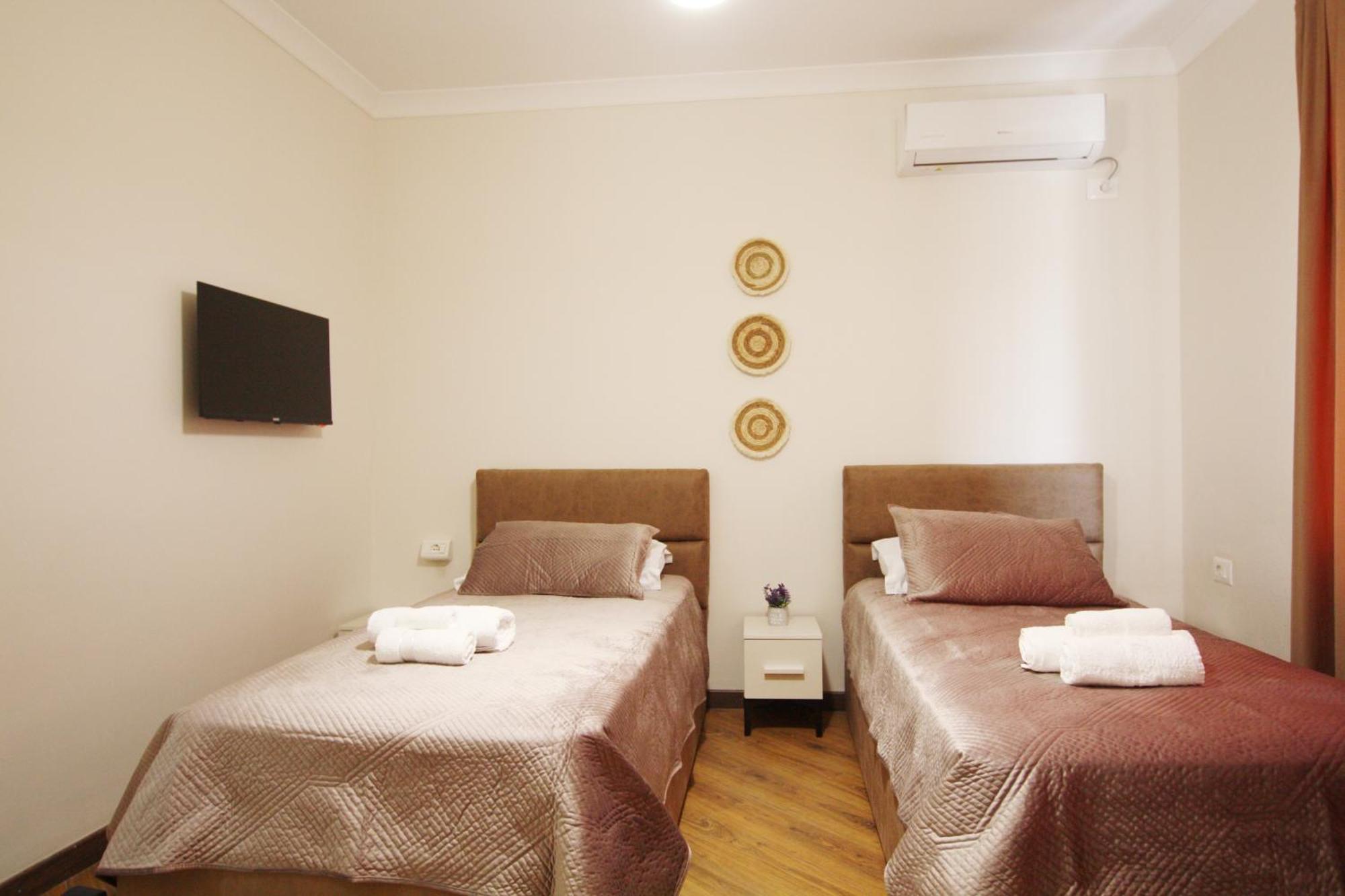 Reve De Hotel