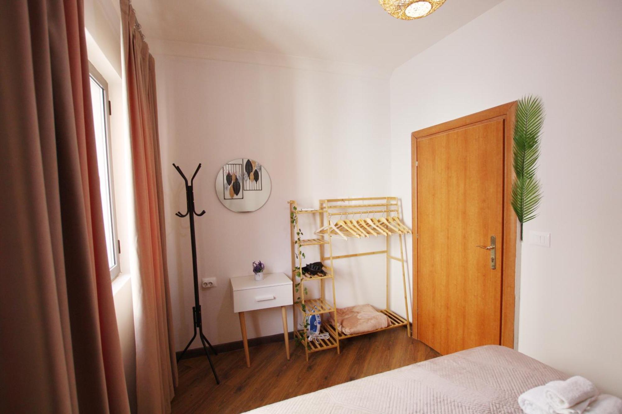 Reve De 3* Tirana